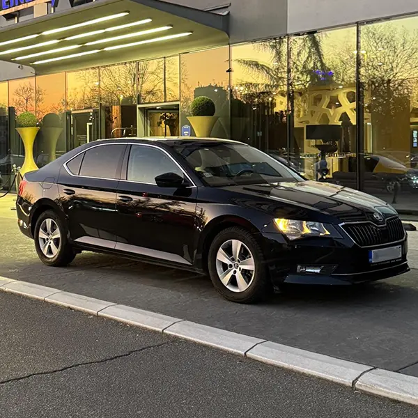 Iznajmljivanje vozila sa vozacem Skoda limuzina
