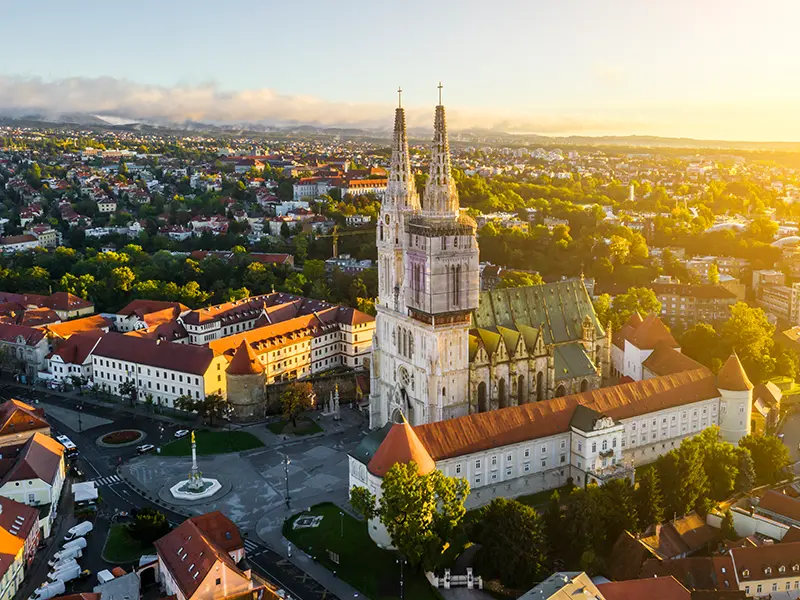 Katedrala Zagreb Kombi prevoz Dream Team Travel