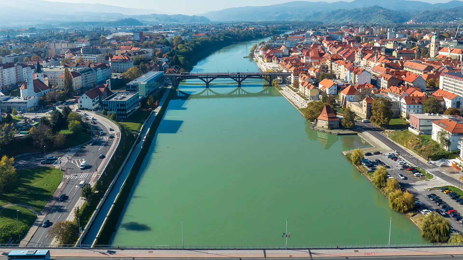 Pogled na Maribor i Dravu